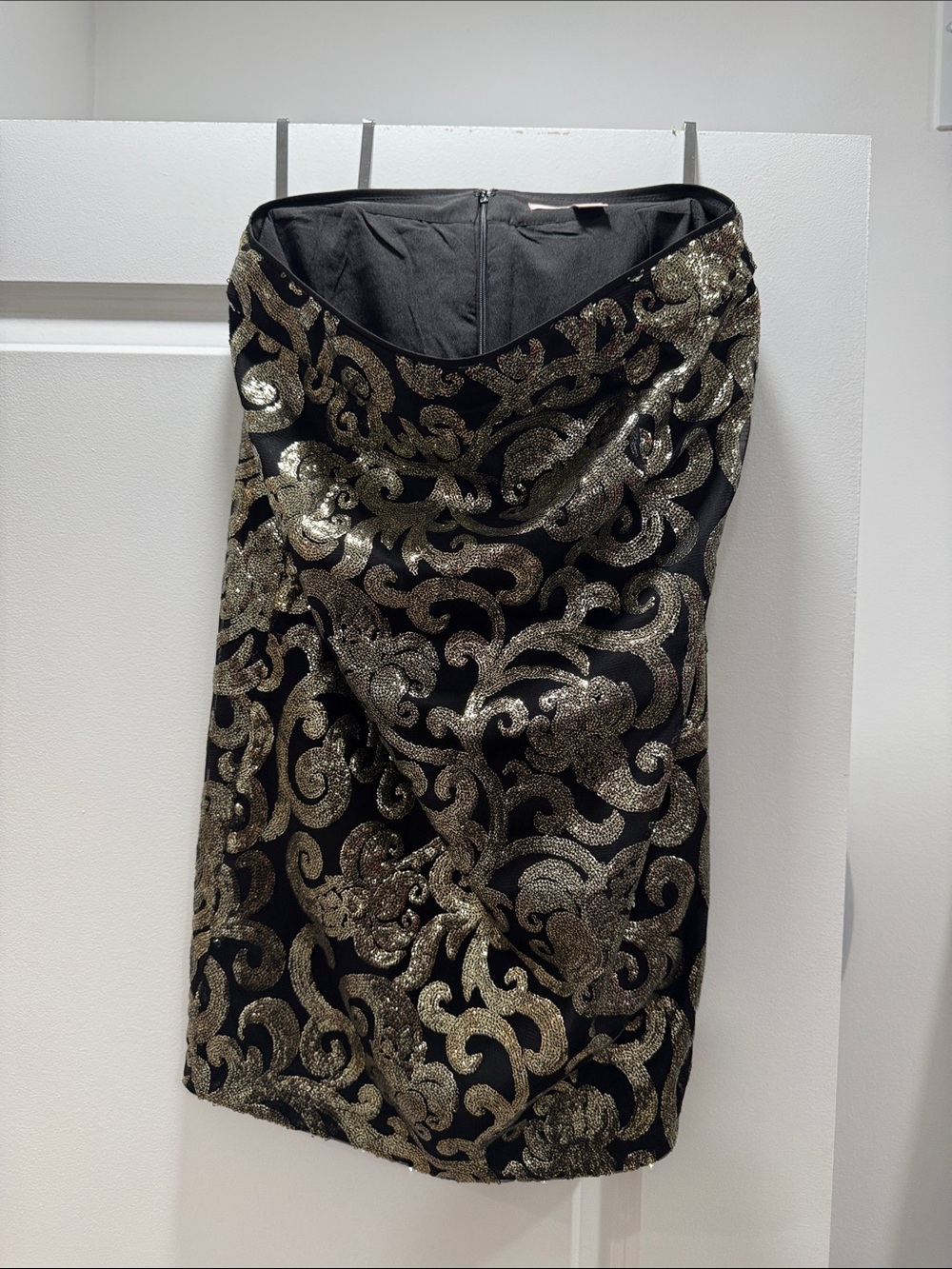 Forever 21 Black and Gold Sequin Jacquard Pencil Skirt